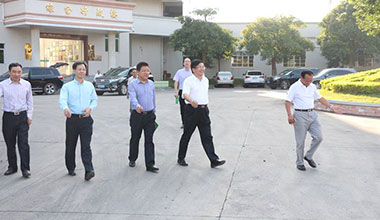 省農(nóng)科院院長陸華忠蒞臨我司檢查指導(dǎo)工作